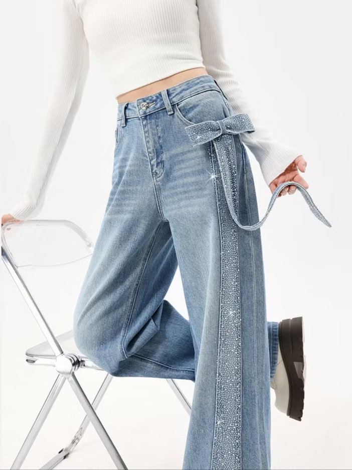 moonieflor's tweet photo. GEMESS 😭 GAK NYANGKA NEMU HIDDEN GEM JEANS SELUCU INII https://t.co/LB8aJ11QPT