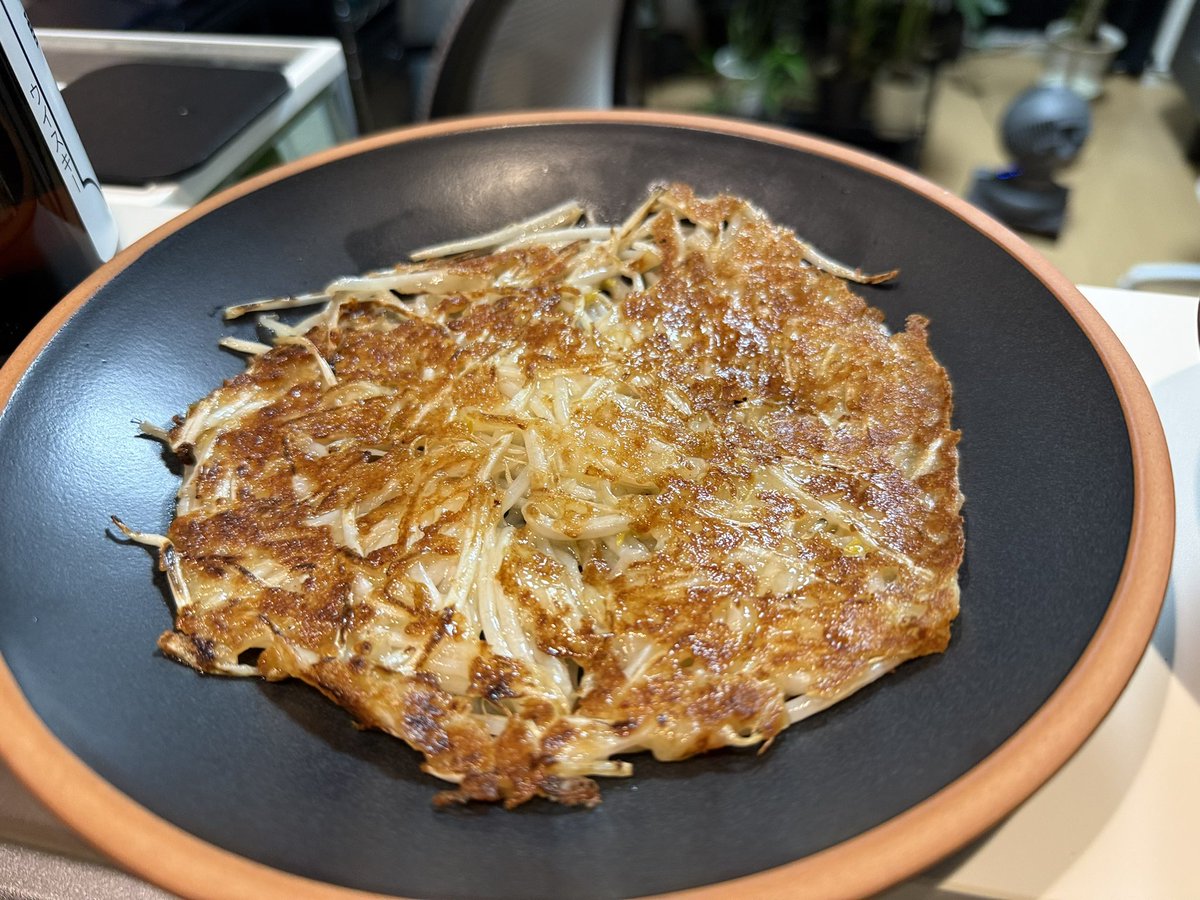 dddnats's tweet photo. もやしのガレット
むね肉と里芋の煮物
どちらも美味しくできた https://t.co/LS78VbOvzD