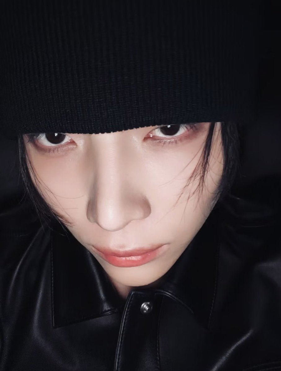 nccccls2's tweet photo. 니콜라스는 코가 진짜 이쁜듯... https://t.co/MrGbLQhwpN