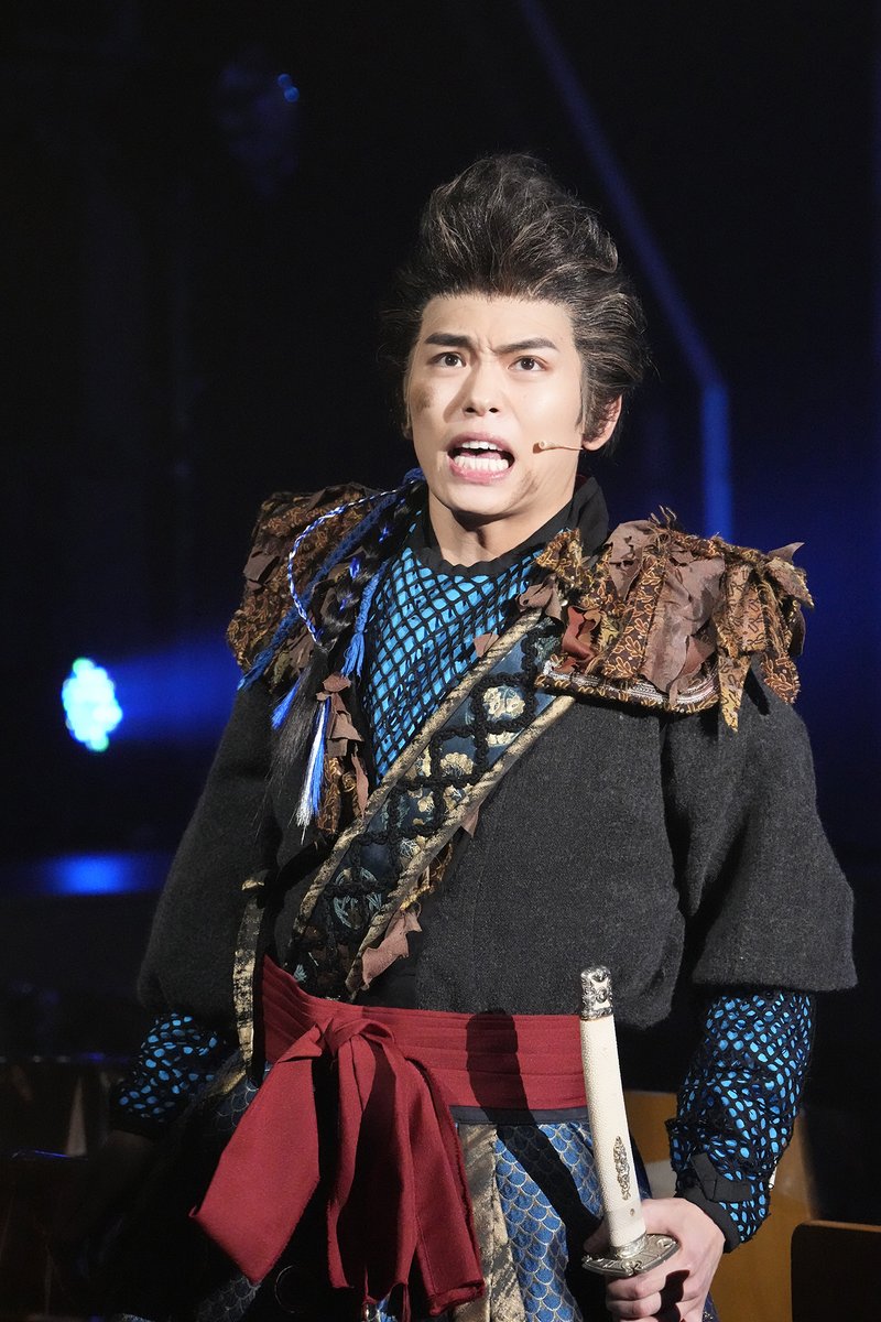 oricon's tweet photo. IMP.主演舞台『IMPACT26』開幕🎊
⠀
滝沢秀明氏が構成・演出
花びら77万枚、水14トンの壮大演出で魅了
⠀⠀
CLASS SEVEN、TRAINEEたちも登場
⠀
🔻初日公演レポート＆個別ショット
https://t.co/YQsPxAXhaJ
⠀
#舞台IMPACT26 https://t.co/AwrQDUMQ3P