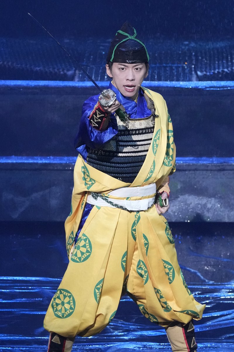 oricon's tweet photo. IMP.主演舞台『IMPACT26』開幕🎊
⠀
滝沢秀明氏が構成・演出
花びら77万枚、水14トンの壮大演出で魅了
⠀⠀
CLASS SEVEN、TRAINEEたちも登場
⠀
🔻初日公演レポート＆個別ショット
https://t.co/YQsPxAXhaJ
⠀
#舞台IMPACT26 https://t.co/AwrQDUMQ3P