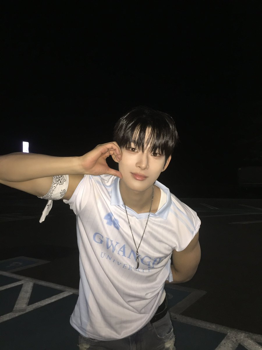 AHOF_official's tweet photo. 광주대학교 대동제 Delighty🩵
첫 광주 방문인데 이렇게 좋은 추억 만들어 주셔서 너무 감사합니다! 
아니 그리고 대학교가 이렇게 예쁘다니… 깜짝 놀랐어요ㅋㅋㅋㅋ 광주대 학생분들 화이팅!💪

#AHOF #아홉
#STEVEN #스티븐 https://t.co/J4bTRlWMJG