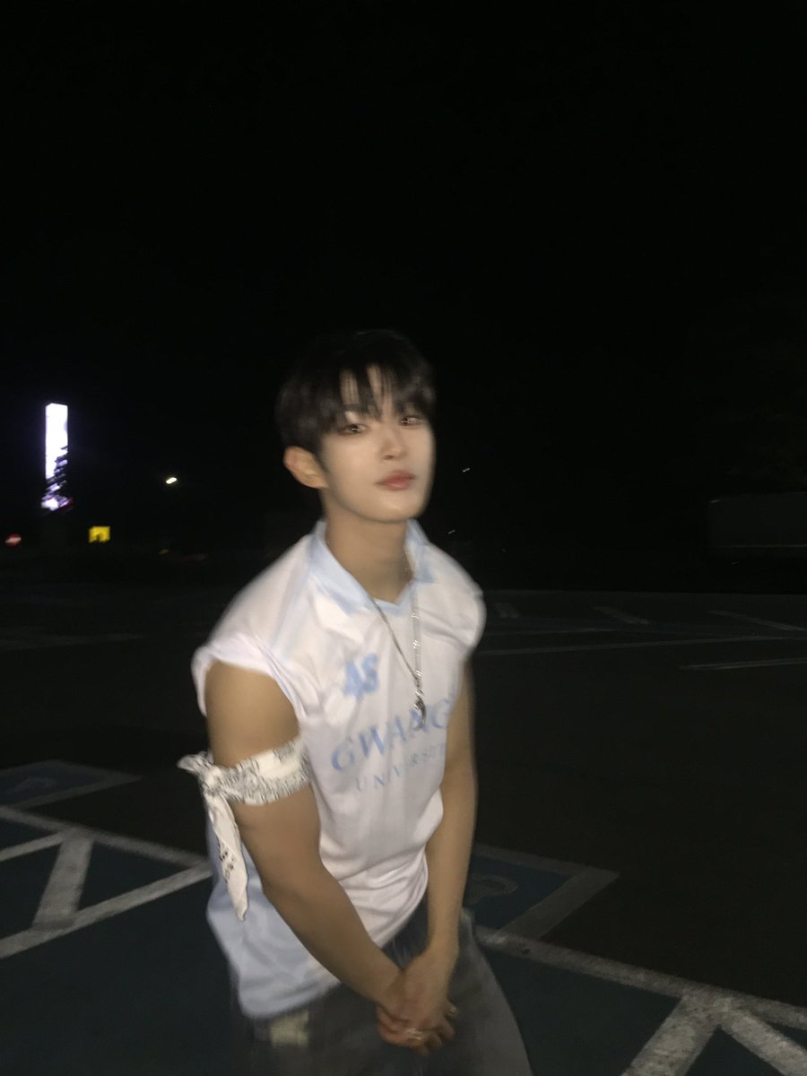AHOF_official's tweet photo. 광주대학교 대동제 Delighty🩵
첫 광주 방문인데 이렇게 좋은 추억 만들어 주셔서 너무 감사합니다! 
아니 그리고 대학교가 이렇게 예쁘다니… 깜짝 놀랐어요ㅋㅋㅋㅋ 광주대 학생분들 화이팅!💪

#AHOF #아홉
#STEVEN #스티븐 https://t.co/J4bTRlWMJG