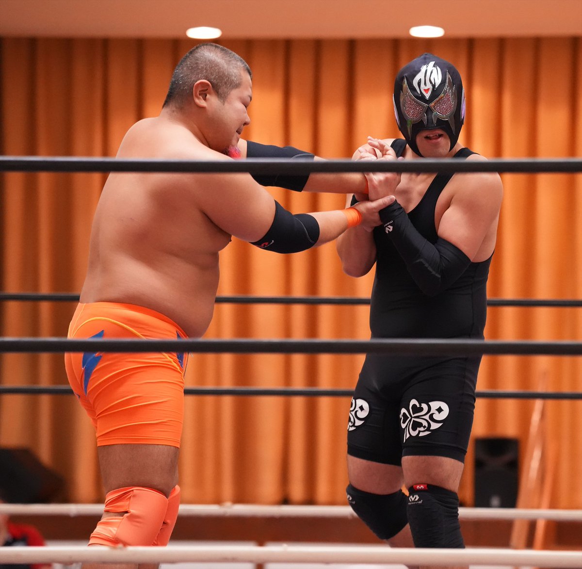 Namjunkzone's tweet photo. 牛久vsハミはアマではなかなかないスーパーヘビー対決。
#RAW94 https://t.co/a0ZzTqFdqO