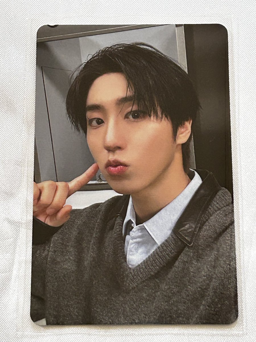 yunleechan's tweet photo. stray kids スキズ　straykids 　run it 交換　ランダム フォトカード　フォトカ popup ポップアップ　オンライン　特典 トレカ

【譲】画像1・2(🐺)🐖🐇🦙🐿️🐥🦊
【求】リノ>>スンミン

リノアップ優先🙇‍♀️
ゆるく特典リノも求めております。
お気軽にお声掛けください。 https://t.co/x2eFMeFYWC