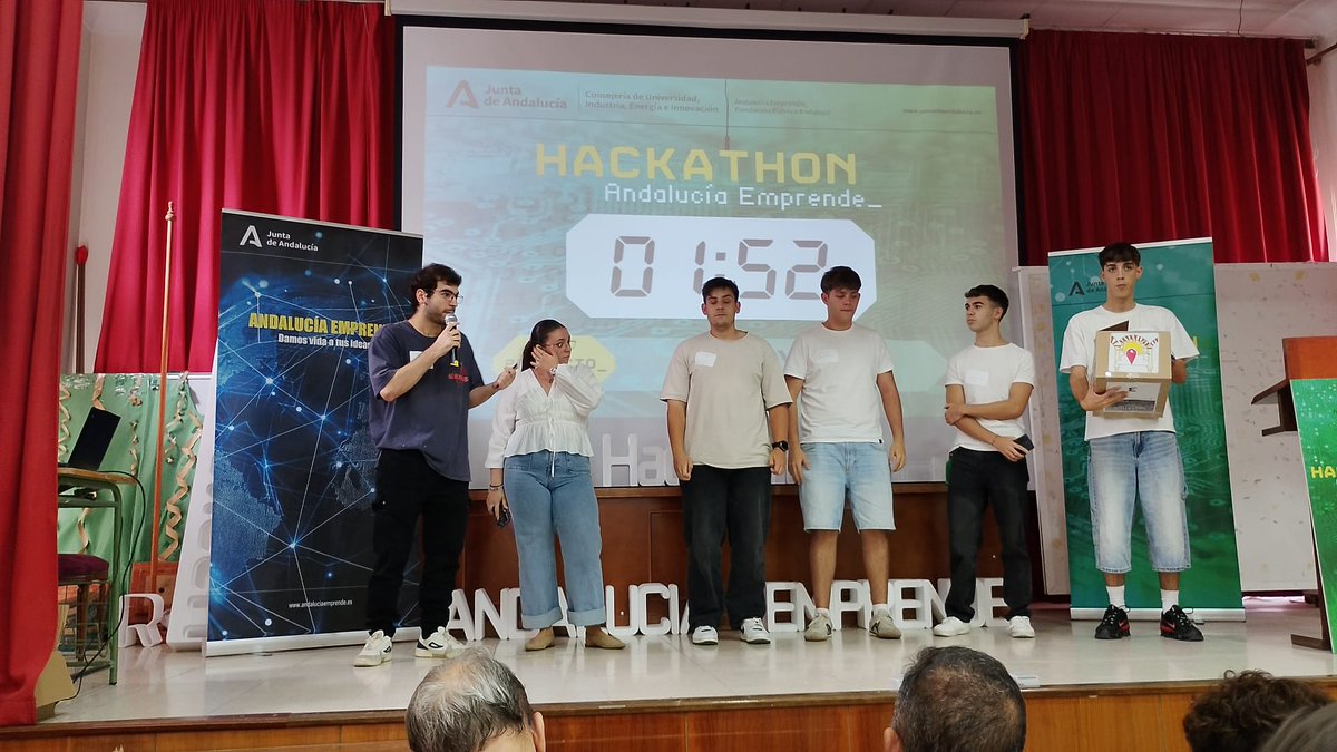 cadecordobaAE's tweet photo. ๐ฏ ๐ #HackathonEmprende ๐#Cordoba
๐ฃ๏ธEstamos con el equipo 3๏ธโฃque presenta su proyecto ๐๐๐๐๐๐๐ฅ
๐Magnรญfico trabajo chic@s.
#territorioemprende #EmprendeAND #EmprendimientoEducativo @UniversidadAND @aemprende https://t.co/Z0PBIIo7eq