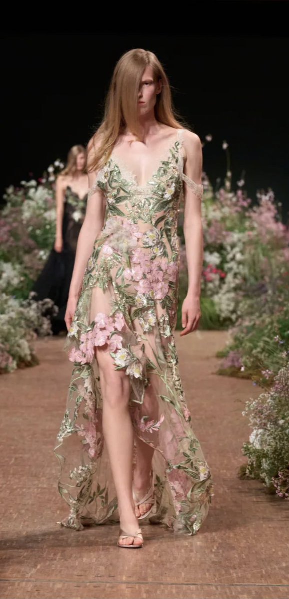 rosev1207's tweet photo. Elie Saab: Spring 2027 RTW PFW Collection https://t.co/8MzUDsoKxW