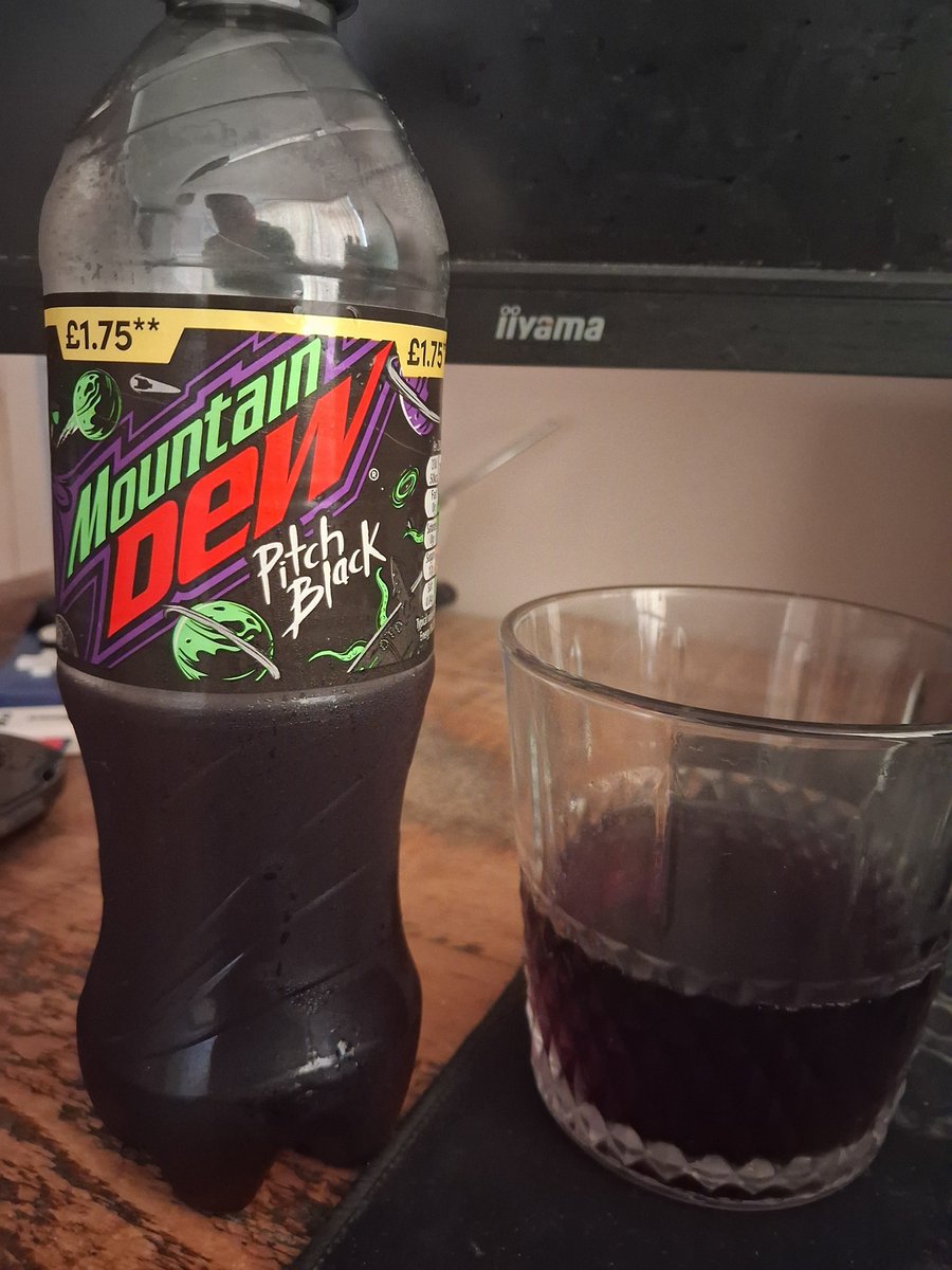 Benjamoan's tweet photo. Fucked up in the crib drinking the mountain dew from the 2023 royal rumble la knight vs fiend match https://t.co/SKRd3wiri9