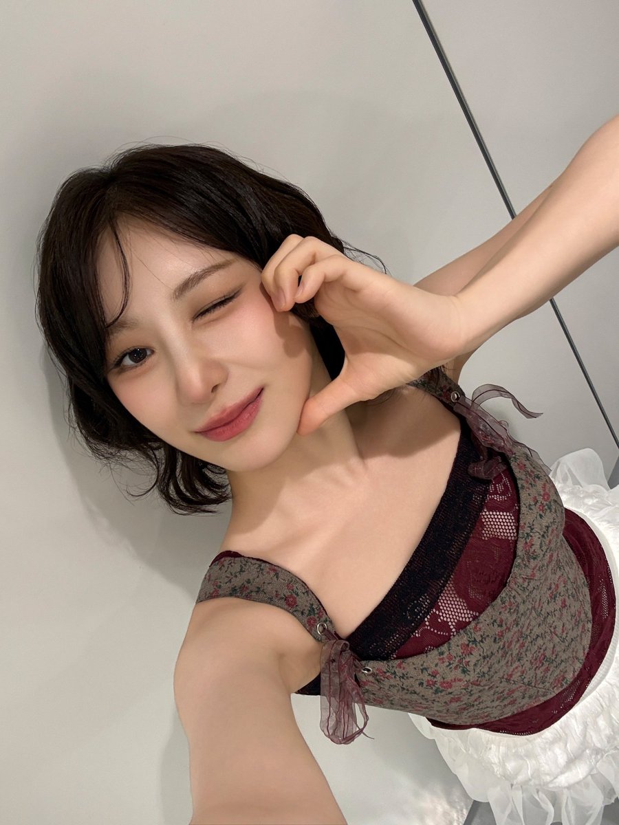 officialLCY_JP's tweet photo. [📸]

#CHAEYEON_pic
└ 📸#ボクノコエ(My Voice)デビューショーケース

日本での初めてのスタート、一緒に過ごしてくれてありがとう🪽🩷

#이채연 #イチェヨン #LEECHAEYEON 
#ボクノコエ #My_Voice https://t.co/l7FBq9hZaT