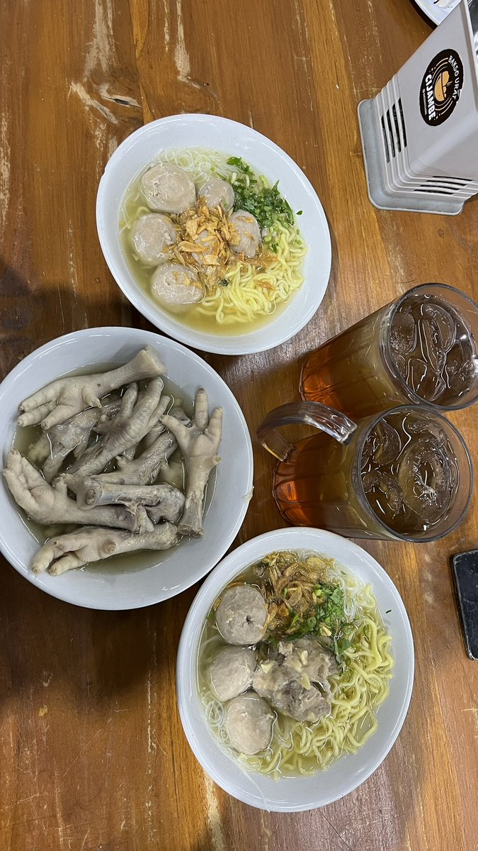 burgersush's tweet photo. @hopefulhob ngebasoo https://t.co/Zt1JcReY99
