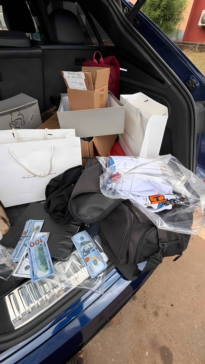 BigDennisOG's tweet photo. End of year collections! Soon https://t.co/UVXieStRlG