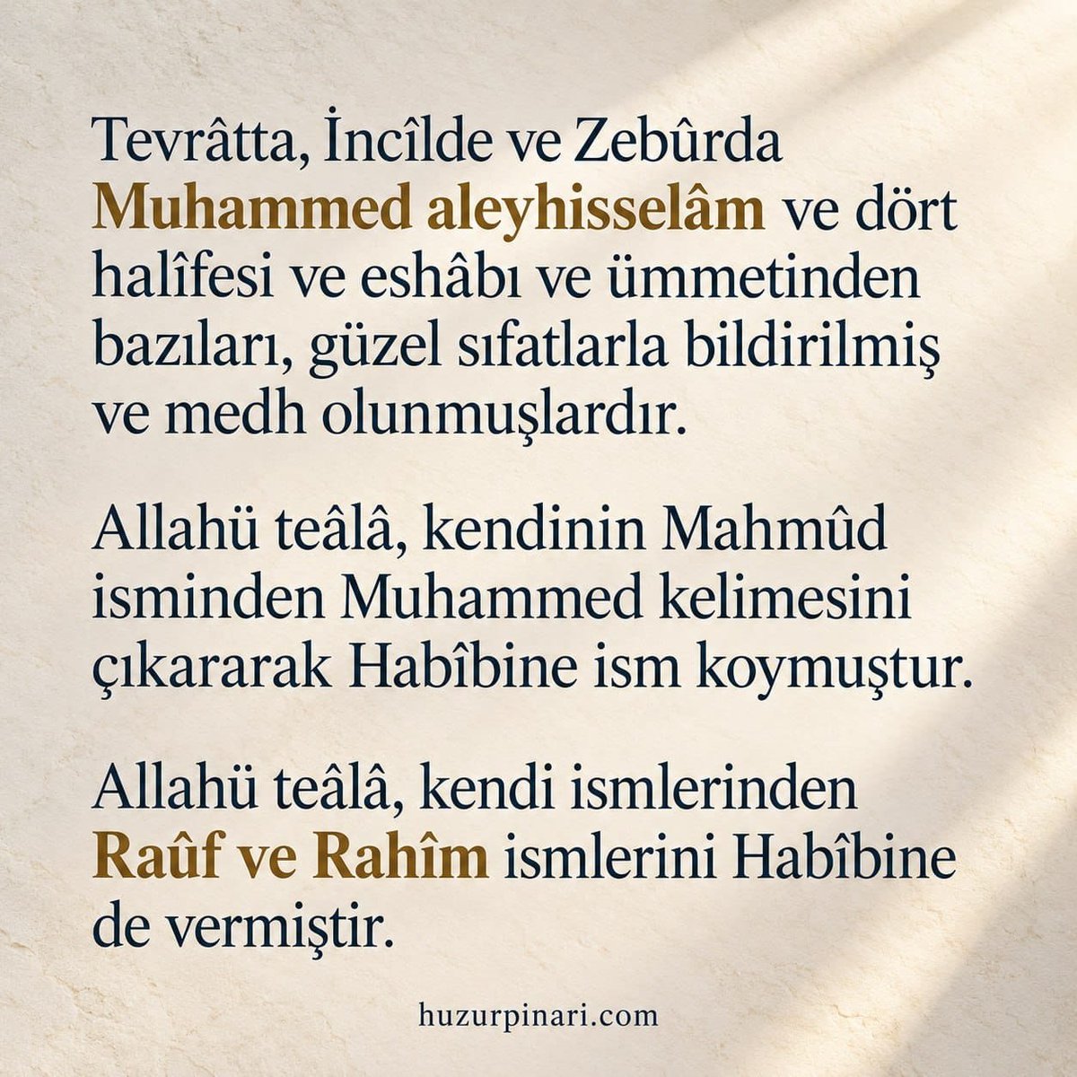 Huzurpinaricom's tweet photo. MUHAMMED ALEYHİSSELÂMIN FAZÎLETLERİ - 1

Muhammed aleyhisselâmın fazîletlerini bildiren yüzlerce kitap vardır. Fazîlet, üstünlük demektir.
 
Üstünlüklerinden seksenaltı adedi aşağıda bildirilmiştir:
 
1-Mahlûklar içinde ilk olarak Muhammed aleyhisselâmın ruhu yaratılmıştır.
 
2-Allahü teâlâ, Onun ismini Arşa, Cennetlere ve yedi kat göklere yazmıştır.
 
3-Hindistânda yetişen bir gülün yapraklarında, (Lâ ilâhe illallah Muhammedün resûlullah) yazılıdır.
 
4-Basra şehrine yakın bir nehrde tutulan balığın sağ tarafında Allah, sol tarafında Muhammed (sallallahü teâlâ aleyhi ve sellem) yazılı görülmüştür. Bunlara benzeyen vak'alar çoktur. 1975 de Londrada basılmış olan (A History of Fishes) kitabının, ikiyüzüncü sayfasında, kuyruğunda Kur'ân-ı kerim harfleri ile (Şânullah) yazılı balığın resmi mevcuttur. Verilen bilgide, kuyruğun diğer tarafında *(Lâ ilâhe illallah)* yazılı olduğu bildiriliyordu. Bunun misâlleri pek çoktur.
 
5-Muhammed aleyhisselâmın ismini söylemekten başka vazîfesi olmıyan melekler vardır.
 
6-Meleklerin Âdem aleyhisselâma karşı secde etmeleri emrolunması, alnında Muhammed aleyhisselâmın nûru bulunduğu için idi.
 
7-Âdem aleyhisselâm zamanında namaz için okunan ezanda, Muhammed aleyhisselâmın ismi de söylenirdi.
 
8-Allahü teâlâ bütün Peygamberlere emretti ki, Muhammed aleyhisselâm sizin zamanınızda Peygamber olursa, ona îman etmelerini ümmetlerinize de emrediniz!
 
9-Tevrâtta, İncîlde ve Zebûrda Muhammed aleyhisselâm ve dört halîfesi ve eshâbı ve ümmetinden bazıları, güzel sıfatlarla bildirilmiş ve medh olunmuşlardır. Allahü teâlâ, kendinin Mahmûd isminden Muhammed kelimesini çıkararak Habîbine ism koymuştur. Allahü teâlâ, kendi ismlerinden Raûf ve Rahîm ismlerini Habîbine de vermiştir.
 
-devamı var-
 
Herkese Lazım Olan Îmân
https://t.co/SiSa8Ll0uI