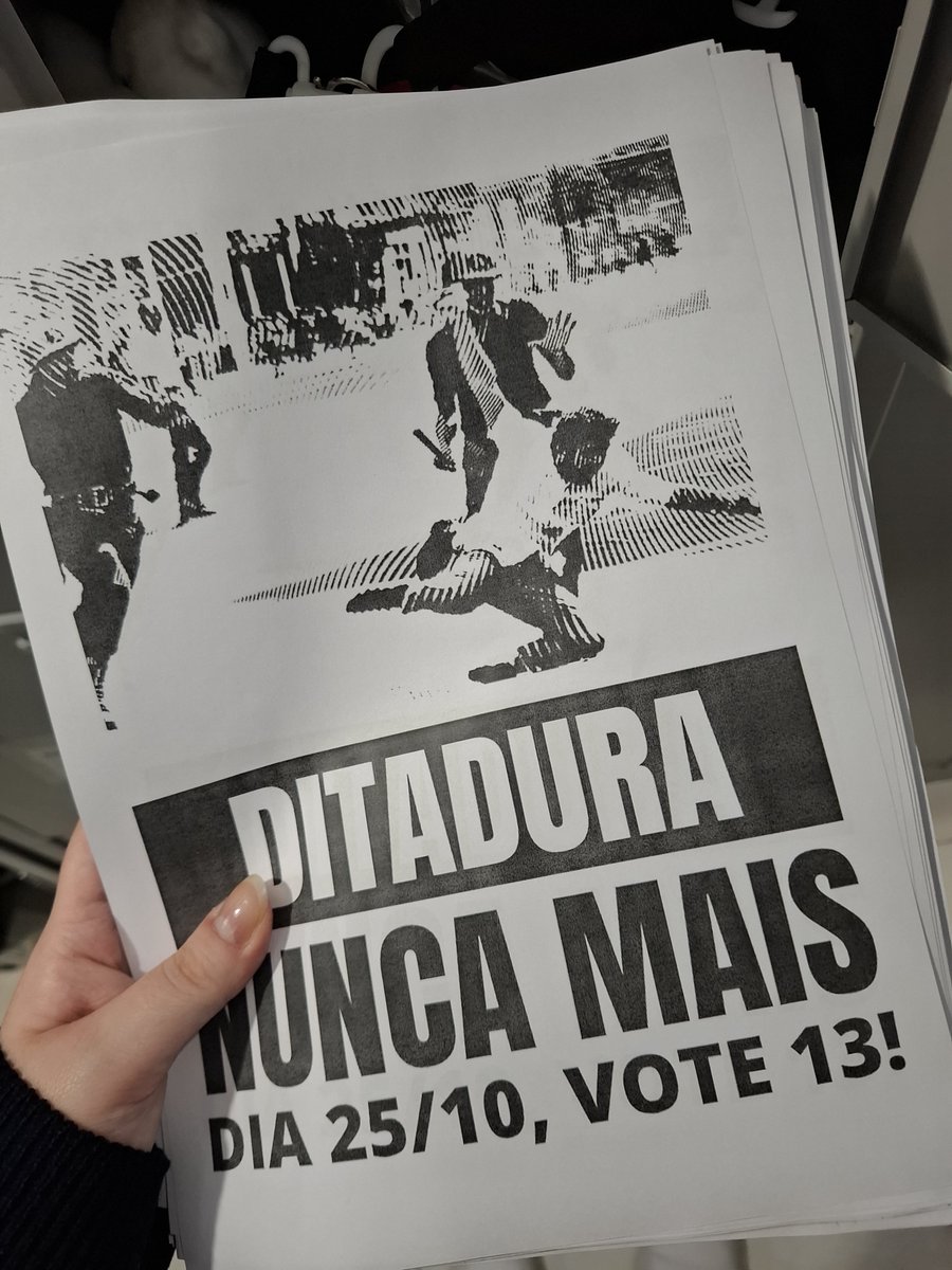 sunghoondengo's tweet photo. ser jovem e não ser revolucionário é uma contradição genética!!!! vai ter cartaz anti 22 nas ruas SIM https://t.co/IbkeBe3SYq