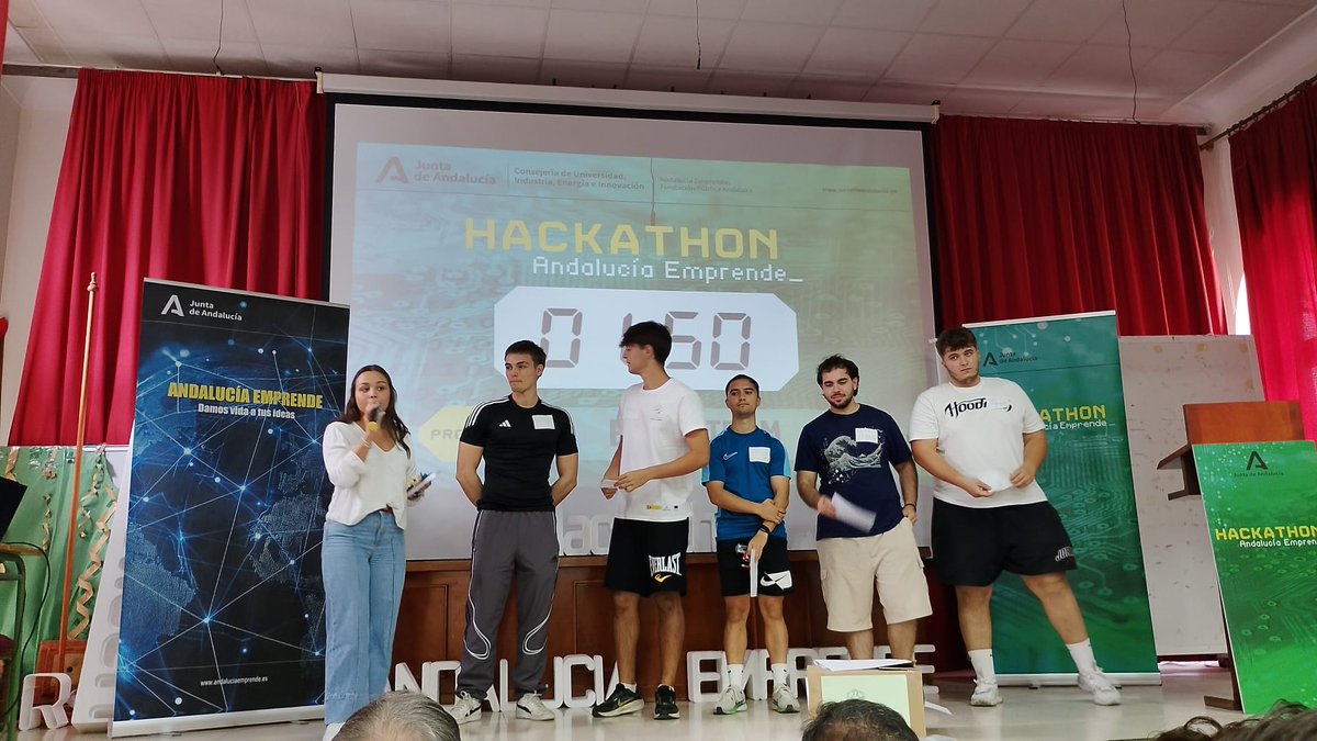 cadecordobaAE's tweet photo. ๐ฏ ๐ #HackathonEmprende ๐#Cordoba
๐ฃ๏ธY finalizamos los pitch elevator con el equipo 1๏ธโฃ2๏ธโฃ que presenta su proyecto ๐๐๐๐ ๐๐๐๐๐ฅ
๐Muy ingeniosos chic@s.
#territorioemprende #EmprendeAND #EmprendimientoEducativo
@UniversidadAND @aemprende https://t.co/iV8es2rQs2