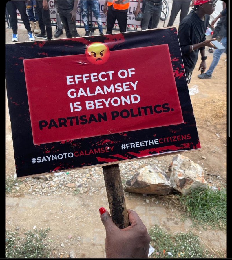 _nursing_guy's tweet photo. I still cannot understand how this existential crisis is ignored while unimportant matters hijack our airwaves.
Ghanaians are warned they might have to import water starting in 2030, barely 3 years from now, yet the majority remain nonchalant. It’s scary.
#StopGalamseyNow 😡 https://t.co/CZIsNF2x7m