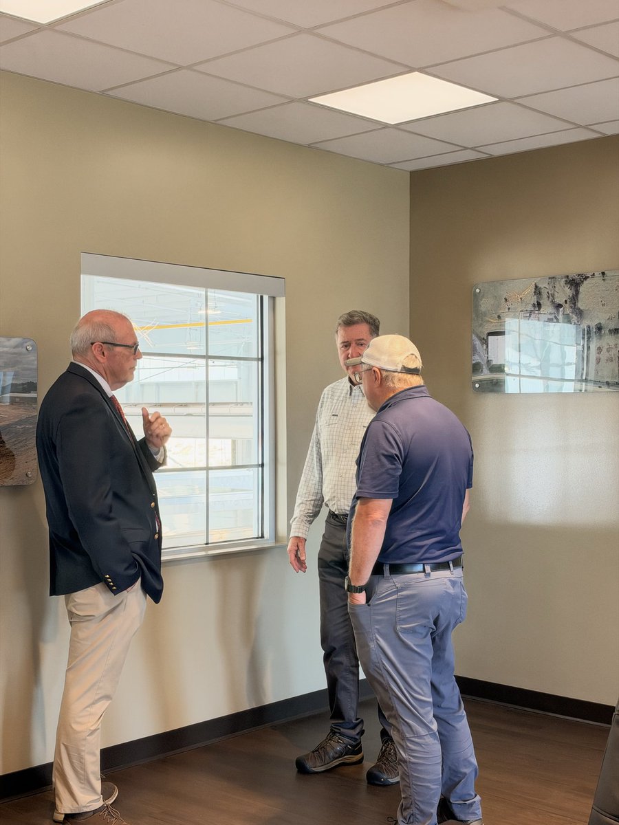 RepMGriffith's tweet photo. Earlier this year, a Utility Trailer franchise opened a new facility at Seven Mile Ford in Smyth County.

On Thursday, I toured the facility with officials to learn more about how the company supports regional jobs. https://t.co/pT22Cp7Wq3