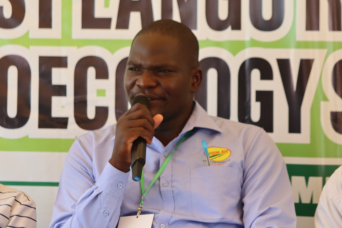 fapad16206's tweet photo. Dr. Barnabas Mudde from NARO, Henry Alami from Fidena Agri Uganda Ltd and Vicky Acio, a smallholder farmer in Amolatar district answering agroeology questions during the Symposium. 
#agroecology #foodsystems https://t.co/yVENj2EI7M