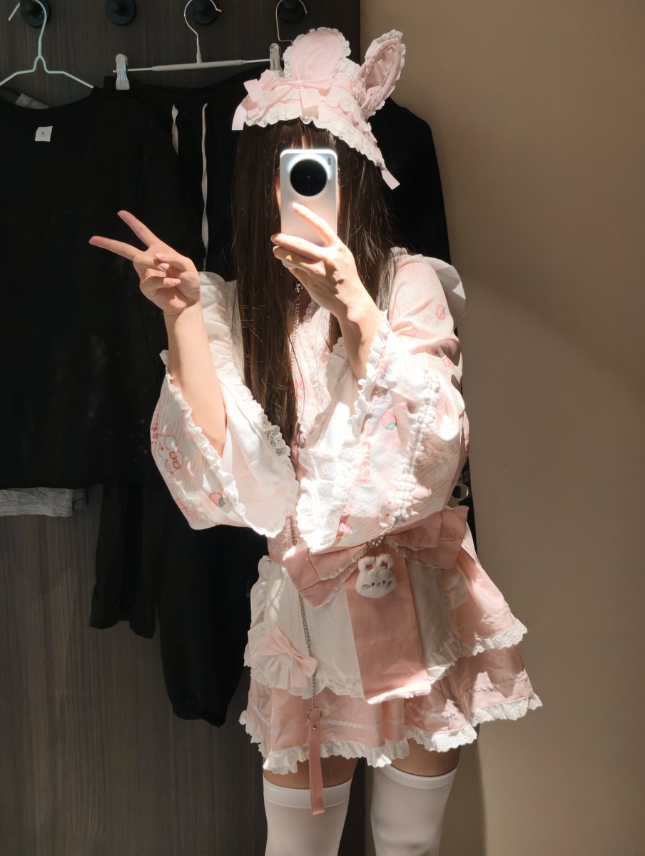lazzzydoge's tweet photo. 今天是兔兔喵 https://t.co/JnAH8YW8hc