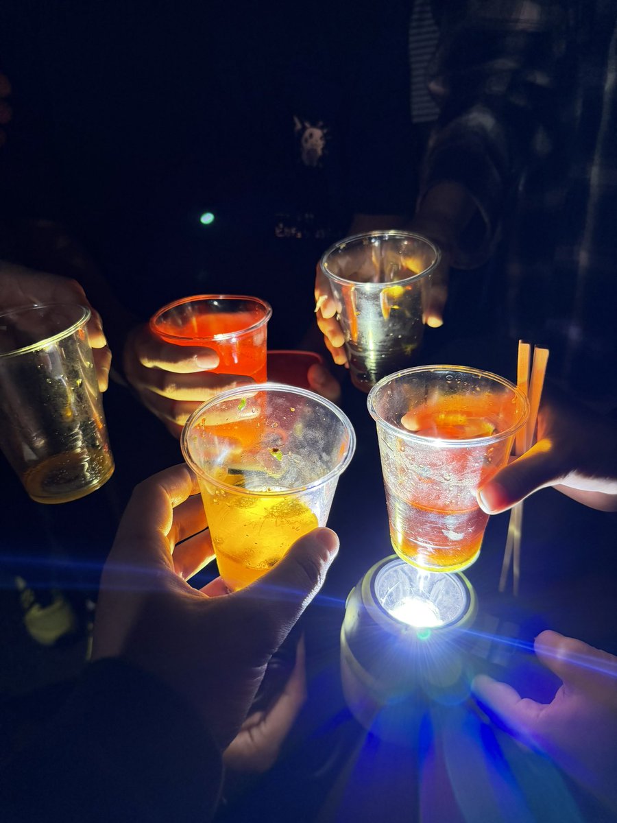 neicharu's tweet photo. ネイチャルでカメムシコーラ作り体験を開催しました。今年豊作のカメムシと、ライムを調合して皆さん各々一番コーラの香りになる量を見つけていました。

今年大発生したので来年は裏年になるかもしれません。
またカメムシが湧く時にお会いしましょう！

https://t.co/8F0Fgkgke3 https://t.co/8CtVcJc6tk