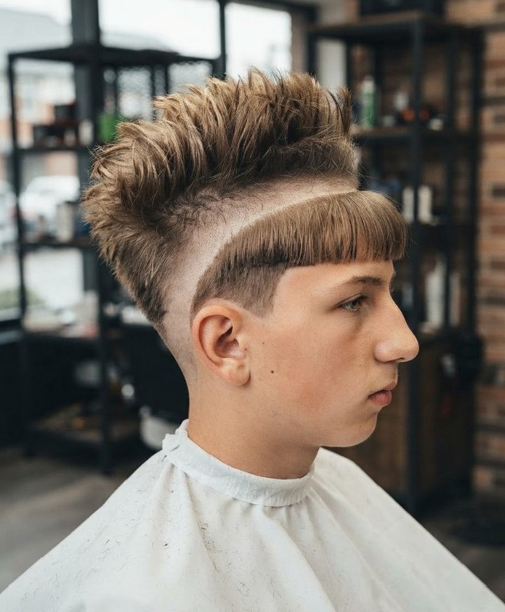 sabamaliktmhg's tweet photo. What would you call this haircut https://t.co/6cWoxMejw0