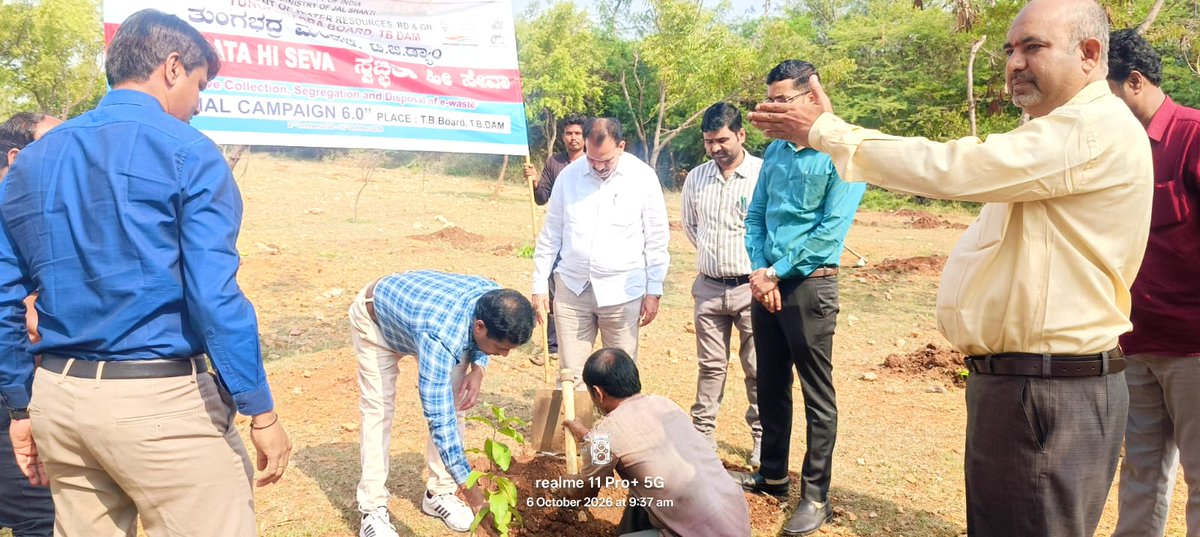 TB_Board's tweet photo. Plantation of Saplings all along the canal by HLC No 1 Sub Division on 06.10.2026
#SpecialCampaign6 #SwachhataHiSeva #SwachhBharat #TungabhadraBoard #TBDam #CleanIndia #GreenIndia https://t.co/MexFDO36ja