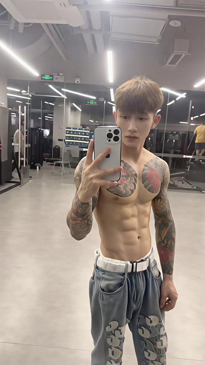 gch00118's tweet photo. 谁懂纹身➕肌肉的视觉冲击 https://t.co/1r8Mi4RAtR
