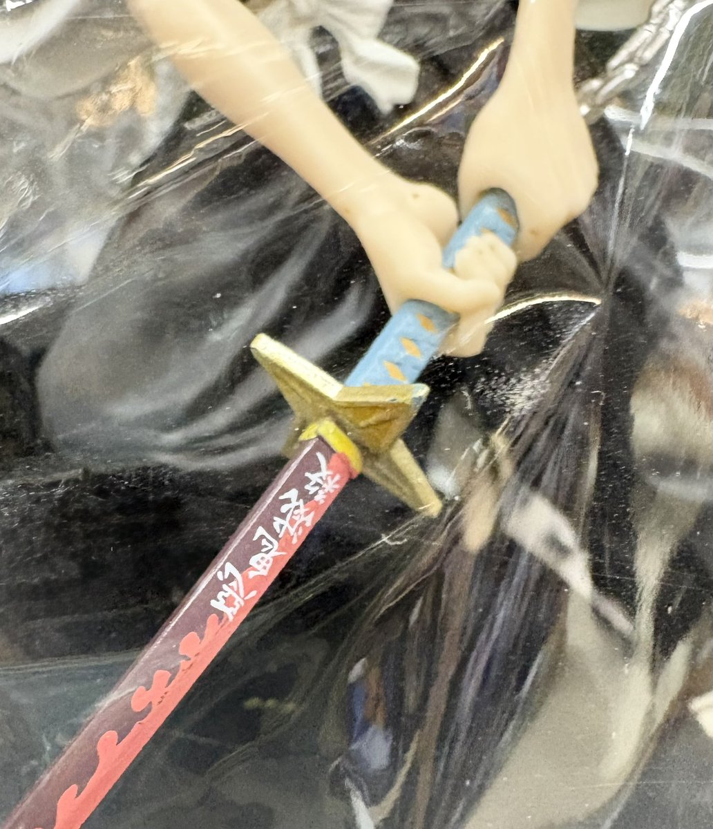 amanatsumblanc's tweet photo. 隊長...いつから鬼殺隊に？

((どこの鋼鐵塚さんの仕業やねんww https://t.co/tXmAIkWzgh