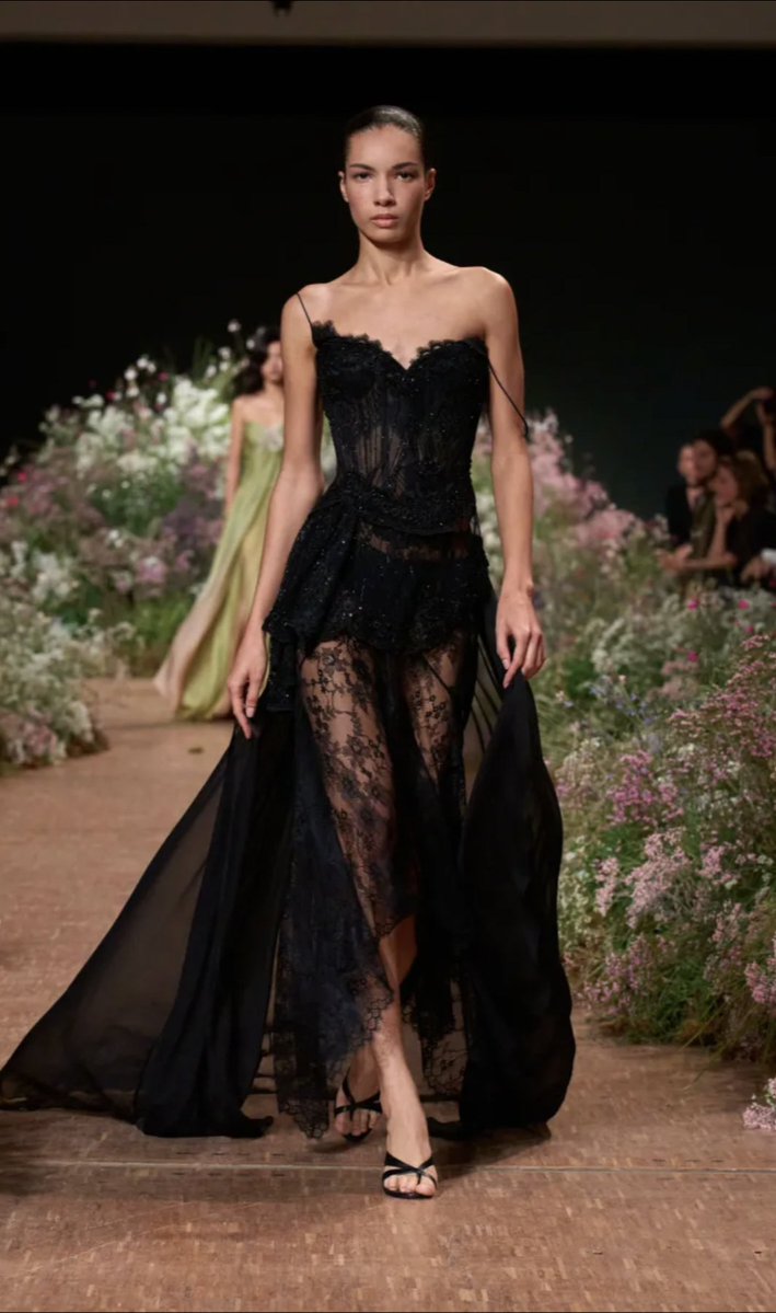 rosev1207's tweet photo. Elie Saab: Spring 2027 RTW PFW Collection https://t.co/NMIhMhZlnP