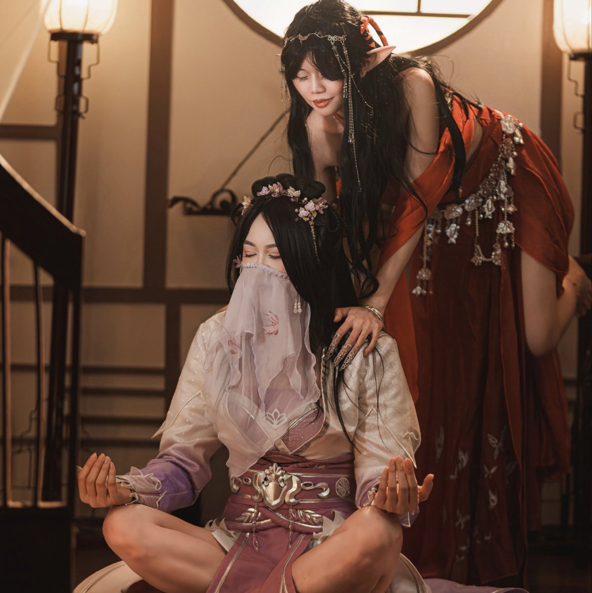 kimidoodlez's tweet photo. Got to do my dream cosplay shoot inspired by Velinxi’s OG Mingling art 🤩❤️

Sha Hualing @EiraNyx 
📸: fatworks https://t.co/mmC3hwPsM0