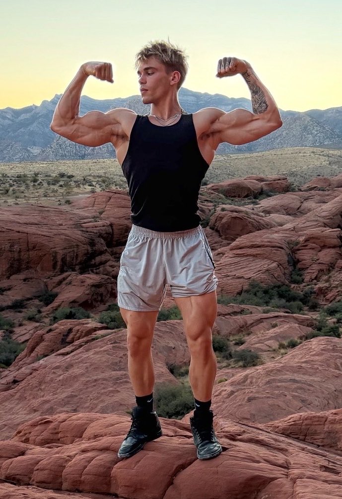 AlphaCMuscle's tweet photo. Keep Funding My Alpha Lifestyle💰
RT Let’s Get My Following Back As Well
💪🏼👑😵‍💫🏧
#alphamale #cashmaster #cashsub #findomnation #paypigs @AmericanAlphas1 https://t.co/2Y3tLW8pbw