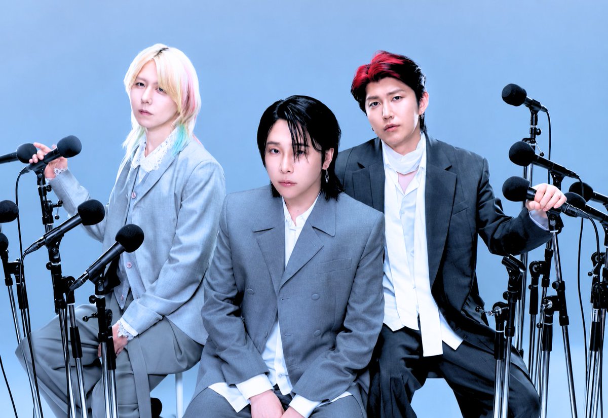 MGA_FAN_INFO's tweet photo. 📖🍏 『anan』2514号｜10月14日(水)発売

Mrs. GREEN APPLEが表紙を飾る注目号✨
新曲『瞞し』の世界観に迫る
スペシャルフォトセッションをたっぷり掲載📸

左右に広がるワイドグラビアも必見です💚

▼予約はこちら👇
https://t.co/7FLnb0lH2S

#PR #MrsGREENAPPLE #anan https://t.co/P4BTPggfH0