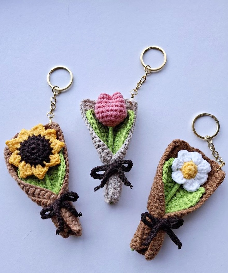 sichann12's tweet photo. Mini Bouquet Keychains available 💐..
 Flower Customization available..
Shipping all over India 🇮🇳 
Dm for more details ..
.
.
.
.
.
.
.
.
#post #postoftheday #posterdesign #postoftheday #viralvideos #viralvideo #vira #bouqet #bouquetdeglobos #flowers #flowersofinstagram https://t.co/zEnqr9vmmT