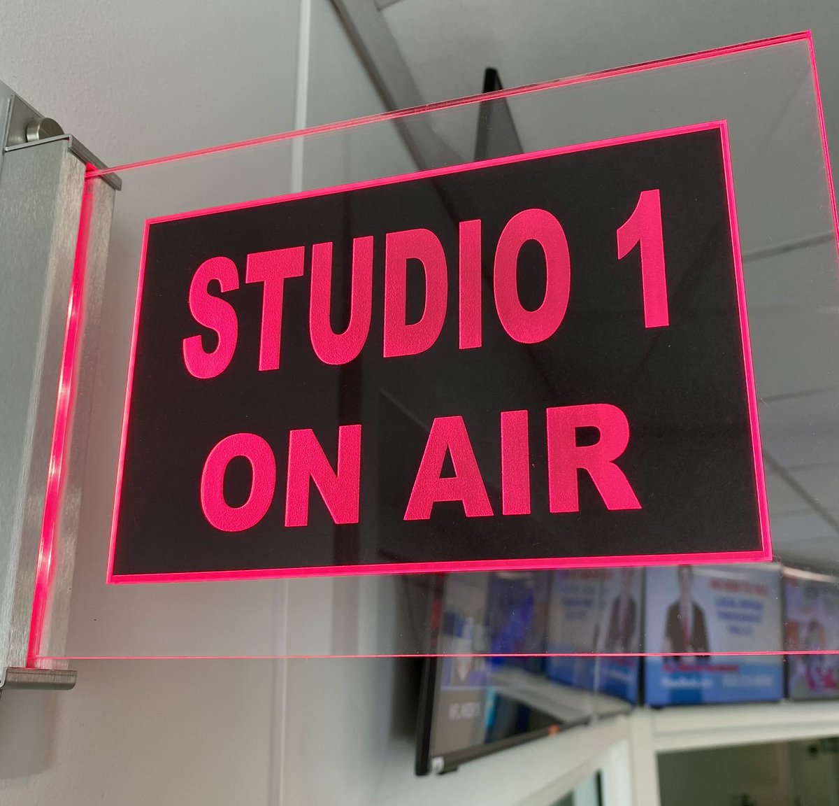 SteveScottNEWS's tweet photo. Happy Tuesday from @KCBSRadio! I’ll have the KCBS Morning Newswatch until 10am PT. Thank you for listening. https://t.co/8rrXkQOXAV