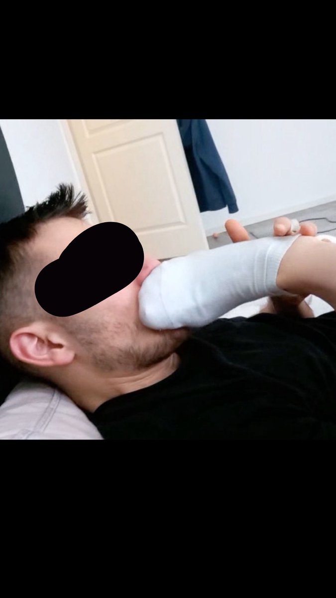 Alexiavf8b's tweet photo. Bitches njuter av mina fötter😂😂🤏🏼🤏🏼
Fotslav findom paypig drain throne https://t.co/skV0bfkz3M