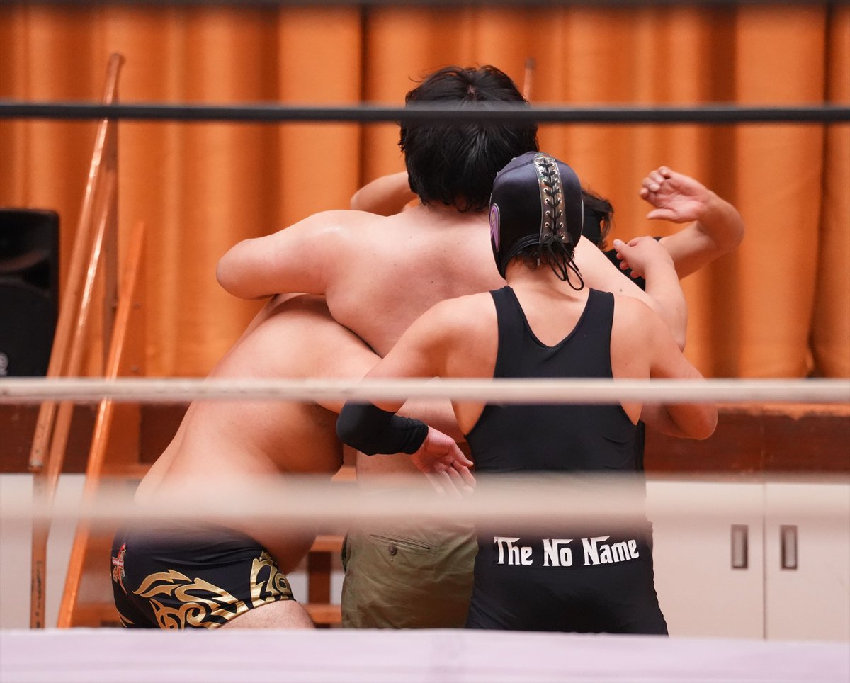 Namjunkzone's tweet photo. 牛久vsハミはまだまだ続いていく関係か。
#RAW94 https://t.co/XnK565blRD