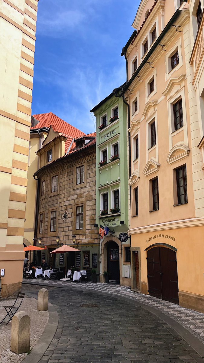 moiseshd's tweet photo. Prague https://t.co/GaBaXa0CyF