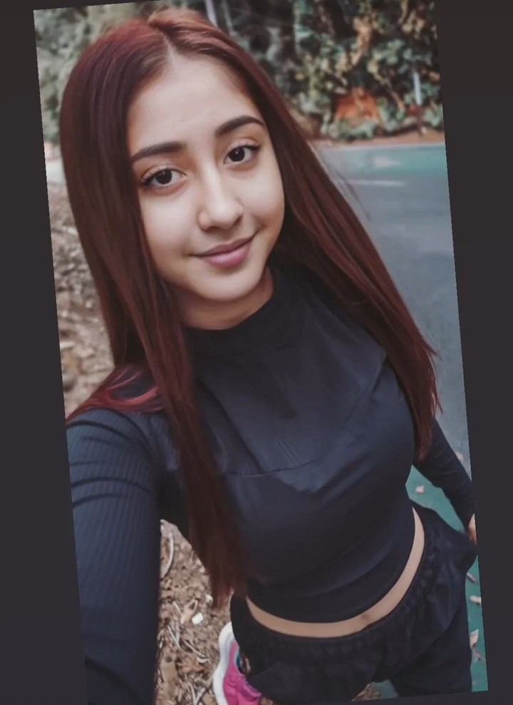 sherlinaay's tweet photo. Sin maquillaje de cara lavada así me piden mis clientes para que me vea más chiquita 🙈🥵😋💋🔞 https://t.co/8MzX62i2TY