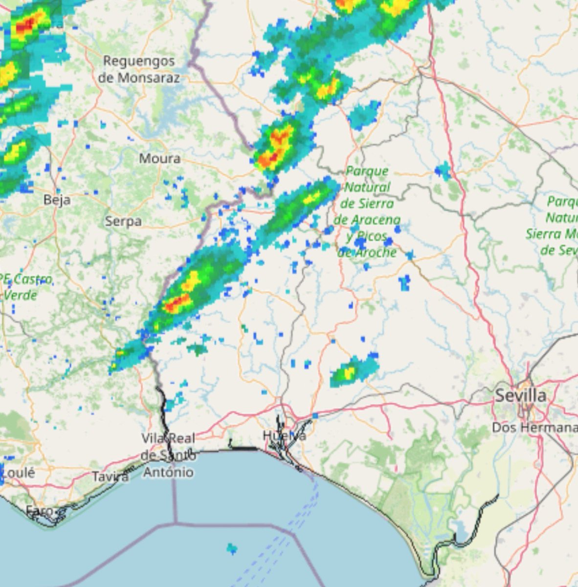 Meteohuelva's tweet photo. Empiezan a formarse las primeras tormentas del día como se puede apreciar en el radar.

Alguna tormenta puede ser localmente intensa y venir acompañada de granizo.

Pueden caer en cualquier punto de la provincia excepto en el litoral y zonas próximas donde es muy difícil que llueva.