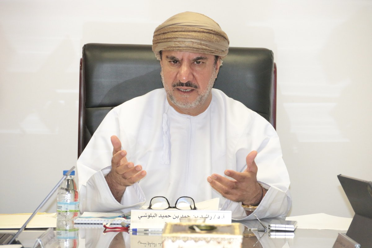 OHRC_OMAN's tweet photo. عقد المكتب التنفيذي للجنة العُمانية لحقوق الإنسان اجتماعه الرابع لهذا العام برئاسة الأستاذ الدكتور/ راشد بن حمد البلوشي رئيس اللجنة.

تم خلال الاجتماع استعراض أعمال اللجنة محلياً ودولياً، وتقارير المشاركات، ومحاضر اللجان الفرعية، بالإضافة إلى مناقشة العديد من الموضوعات المتعلقة بحماية وتعزيز  حقوق الإنسان في سلطنة عُمان.