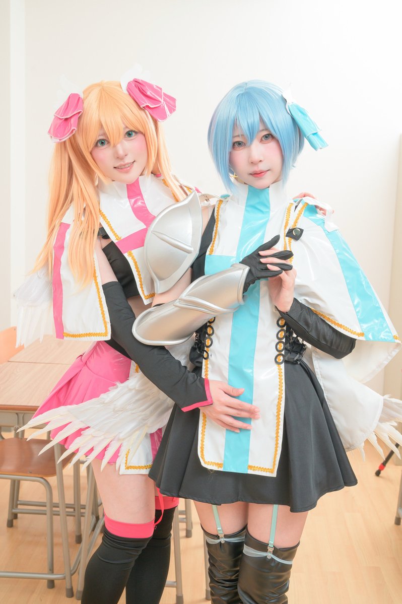 kaname_loa's tweet photo. ←制服                      コスプレ→ https://t.co/plrVzWm27R