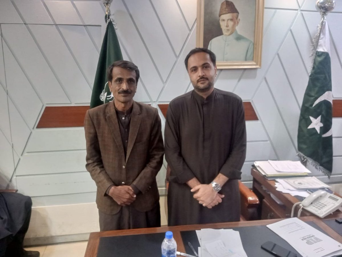 bashirnichari1's tweet photo. چیف سردار @BabaUmranii کو دل کی گہرائیوں سے سالگرہ مبارک 🌷🎂
اللہ تعالیٰ آپ کی زندگی کو خوشیوں، کامیابیوں، عزت اور بے شمار برکتوں سے بھر دے۔ دعا ہے ہر آنے والا سال آپ کے لیے نئی خوشیاں اور کامیابیاں لے کر آئے۔ ہمیشہ خوش و سلامت رہیں۔ ❤️🌸 https://t.co/8KOARmpogW