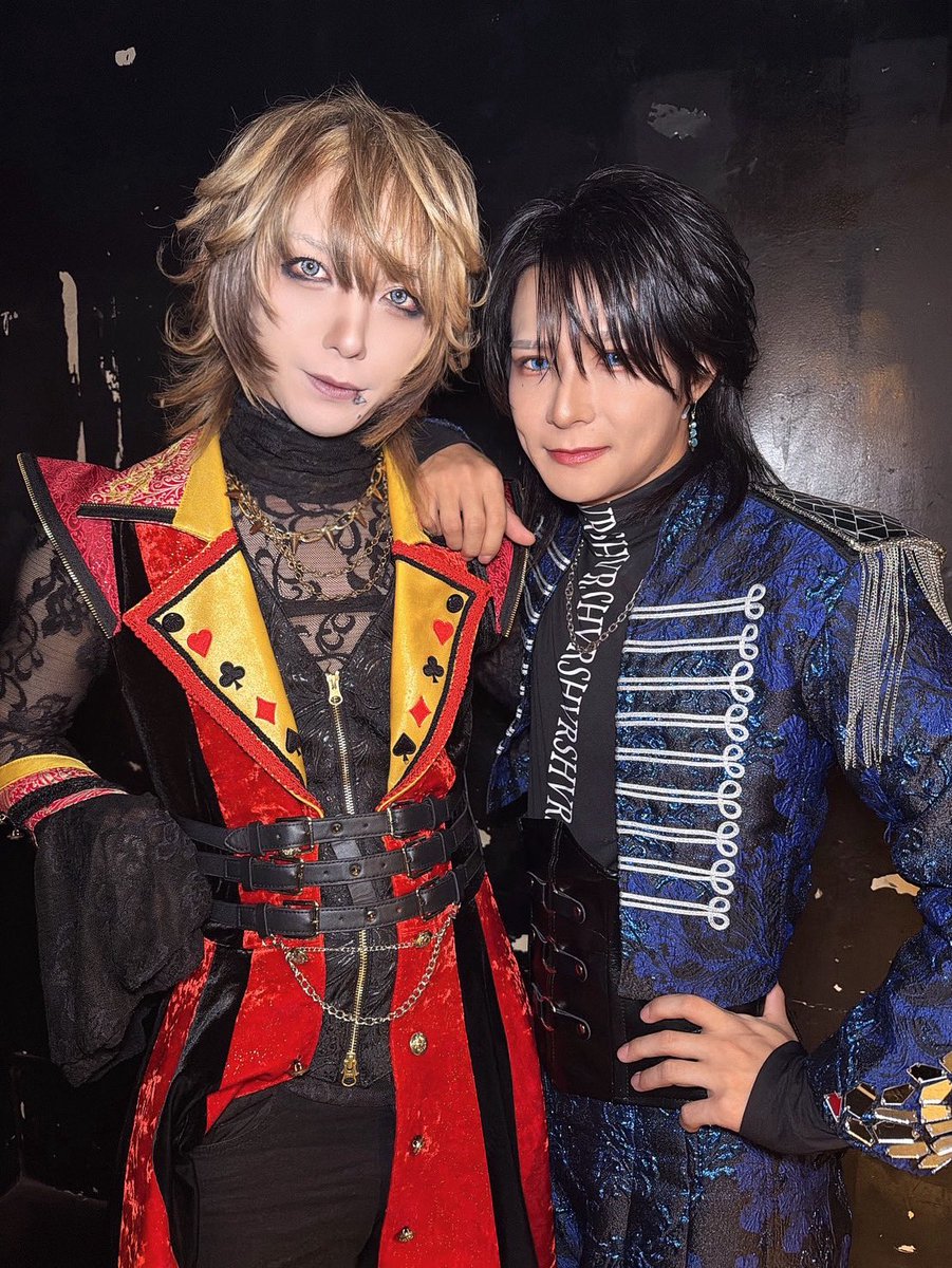 vr_to_ya's tweet photo. 虎丸10年間お疲れ様でした！
今日はたくさん虎の笑顔が見られて嬉しかったよ🤘
またきっとすぐに会うだろうからまたその時に🤝
虎丸の未来に乾杯🍻
これからも一人の友だちとしてよろしく🤘

俺たちの最後のオフィシャルツーショットを添えて📸 https://t.co/2H1DECUwM5