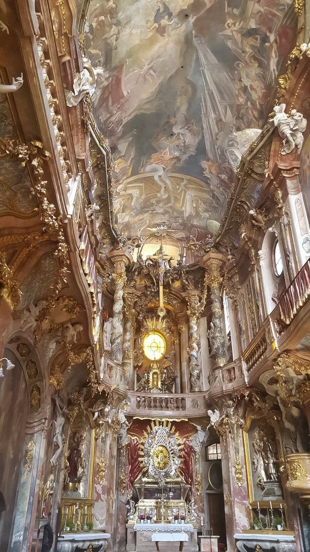 reminiscinbby's tweet photo. the intricate craftsmanship in old churches https://t.co/583NGcvIqW
