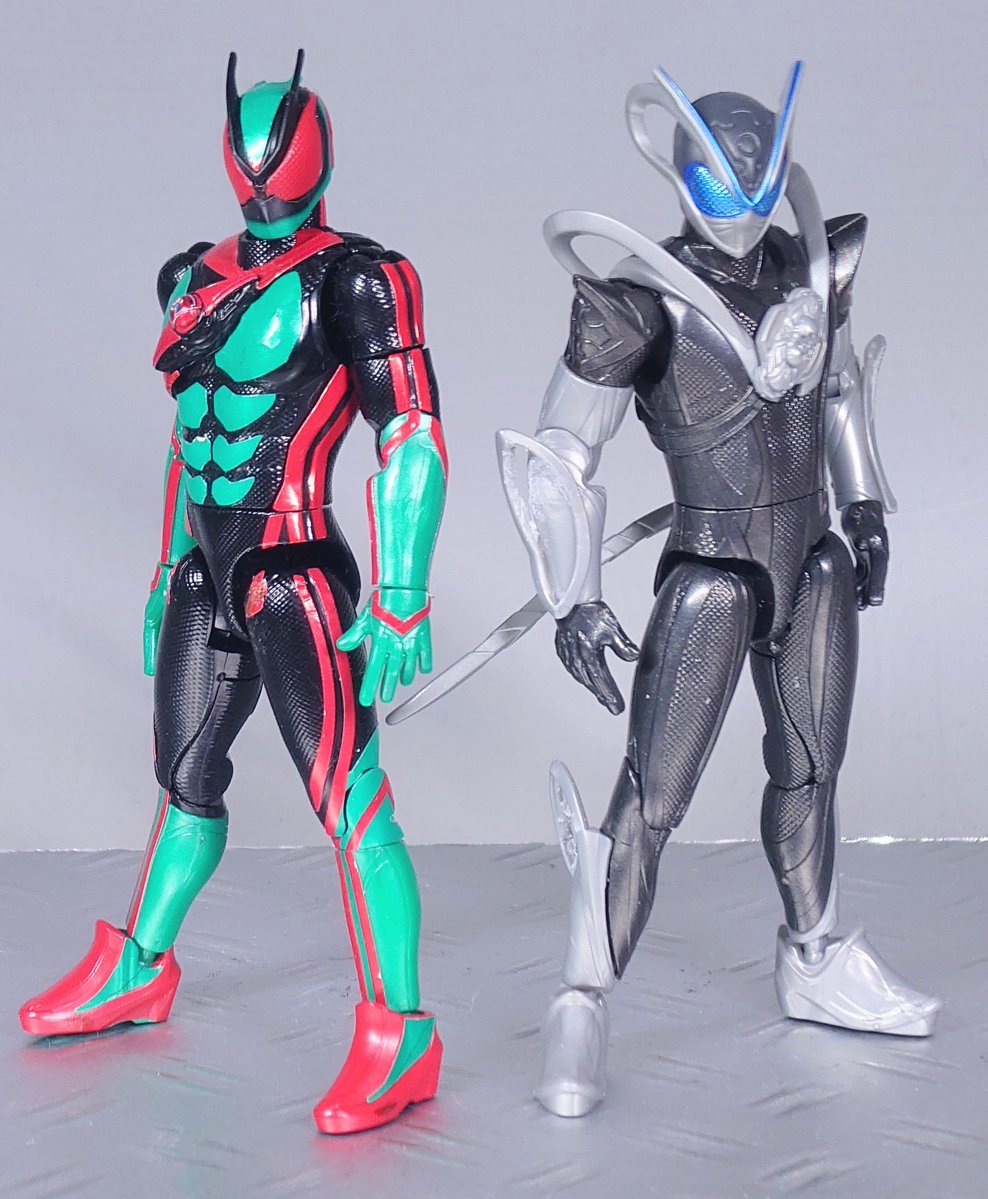 gerad0705's tweet photo. 装動のマイス、まずは埋まっている腕と足の輪っかをくり抜いた

ファーストキットのライドワッターは跨がせるくらいなら良いけど、完全に乗せるのは厳しいかも

#仮面ライダーマイス
#食玩
#装動 https://t.co/qC3ppvxET7