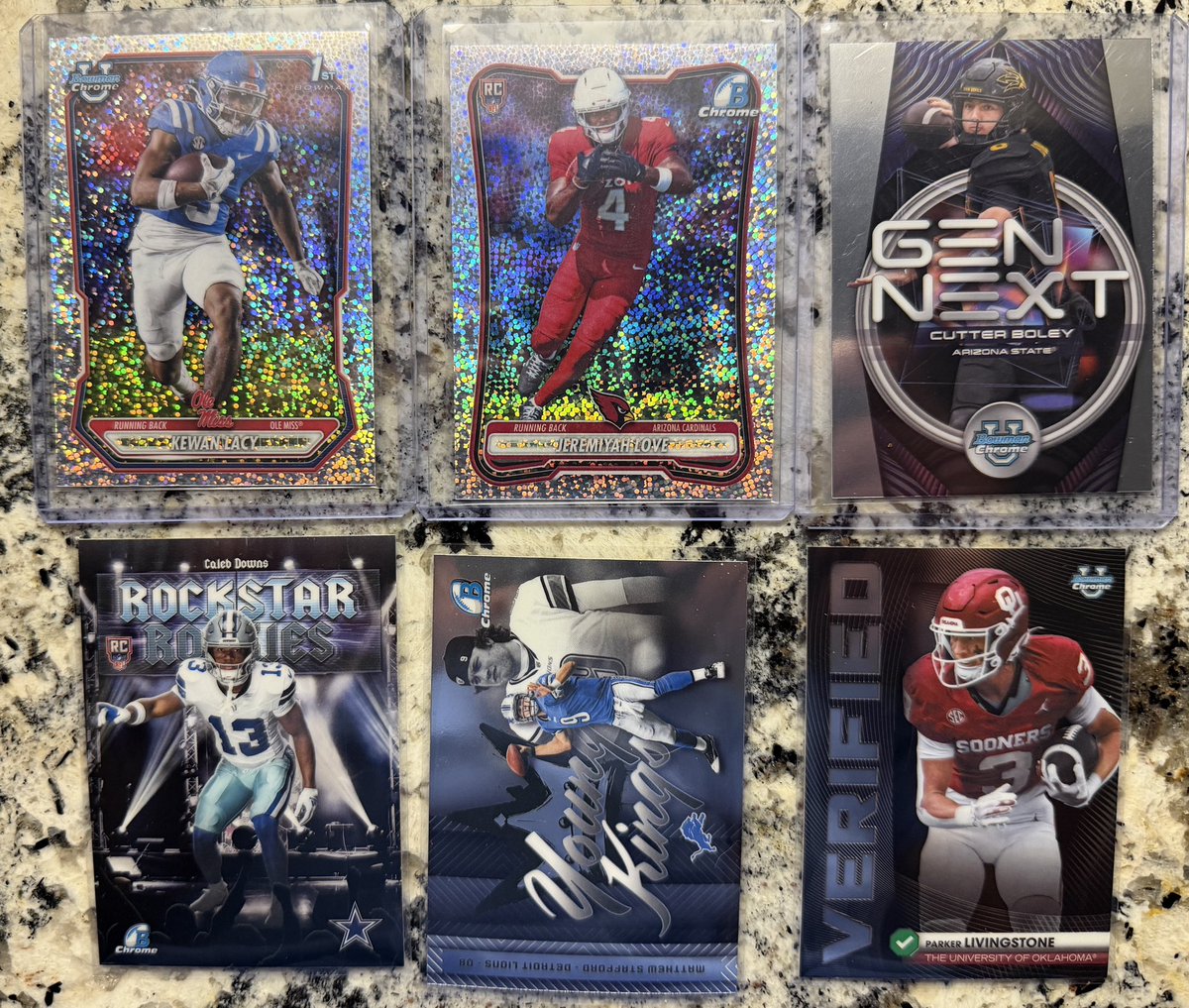 BinderBuilt's tweet photo. Handful of nice inserts! 

-Jeremiyah Love Chrome speckle Refractor RC
-Kewan Lacy Chrome Speckle Refractor
-Cutter Boley Gen Next
-Caleb Downs Rockstar Rookie
-Stafford Young Kings
-Parker Livingstone Verified

And a few Ducks for my PC. 🦆 https://t.co/914aeE49Xy