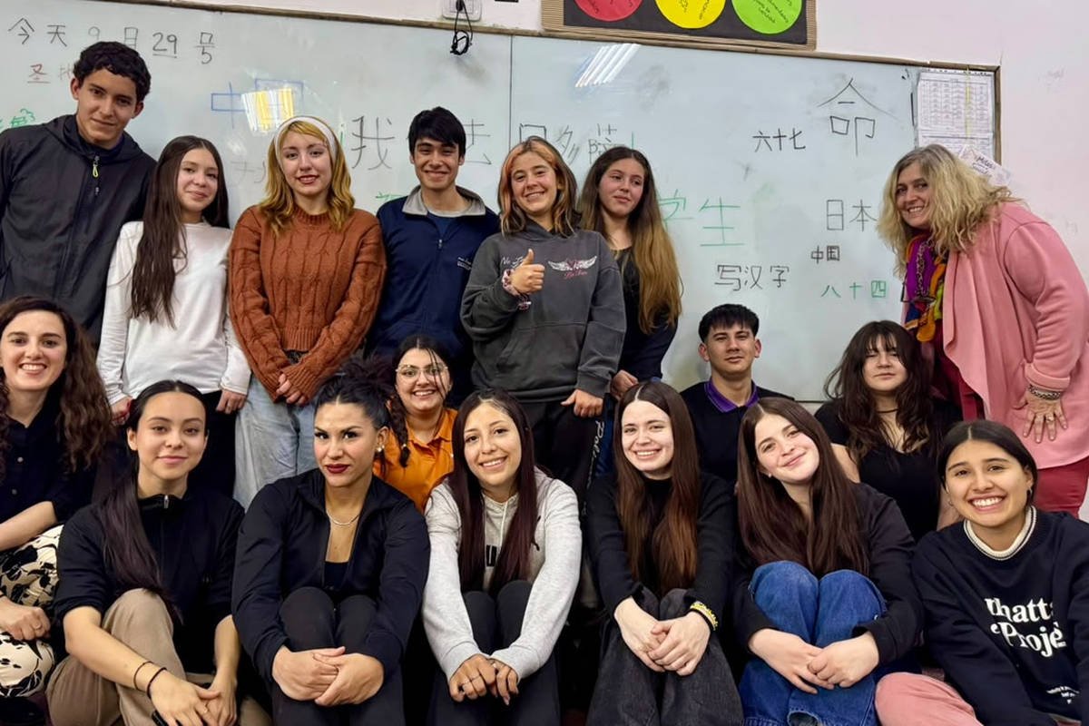 MzaDGE's tweet photo. Durante el mes de octubre comenzaron los nuevos cursos de Chino Mandarín, destinados a estudiantes de nivel primario, secundario y docentes, en articulación con el Instituto Confucio y la Universidad de Congreso.

Más información ℹ️https://t.co/yZmotQ1aGY https://t.co/PvKF3mF9z2