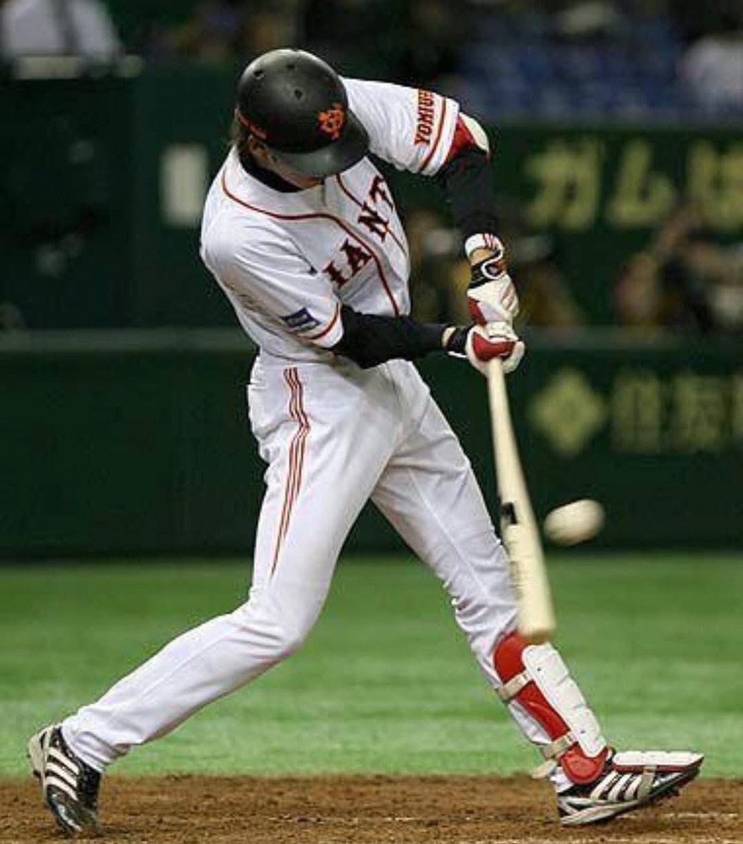 risounodageki's tweet photo. 坂本勇人選手。
インハイ、インロー。
もう、何年も前の画像ですが、今の時代でもお手本のようなインパクト技術です。 https://t.co/QPQ09oUV0k