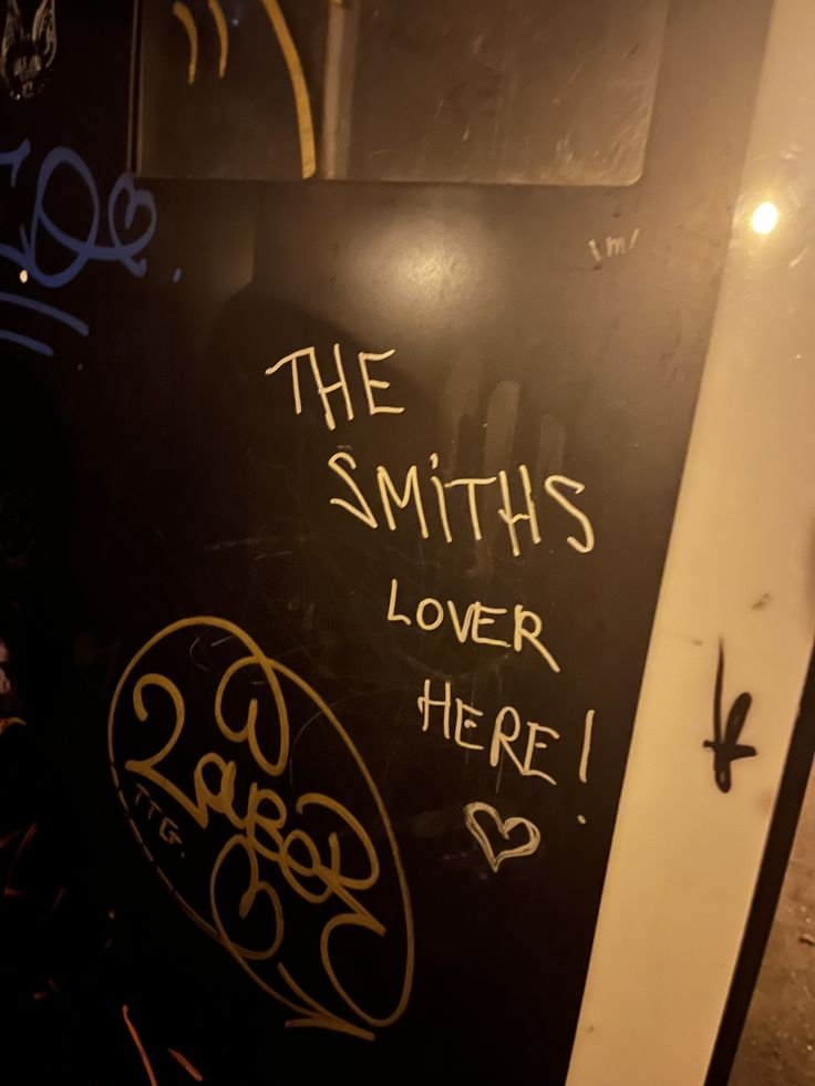 cyihani's tweet photo. ‘i said i love the smiths’ ✱ https://t.co/MGh3b1bQX0