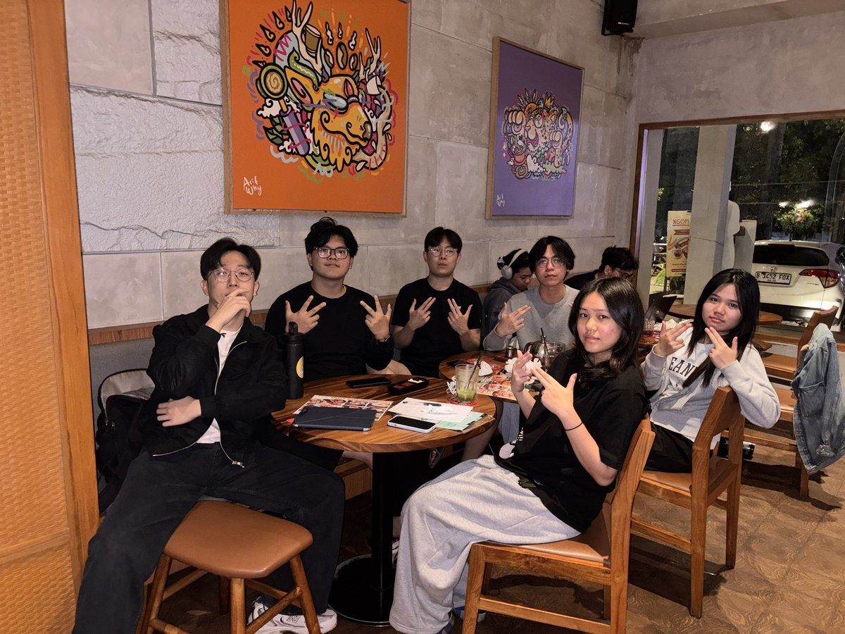 pannaasmara's tweet photo. love these peepz ganyangka sebonding ini https://t.co/z0FUqF0ALc