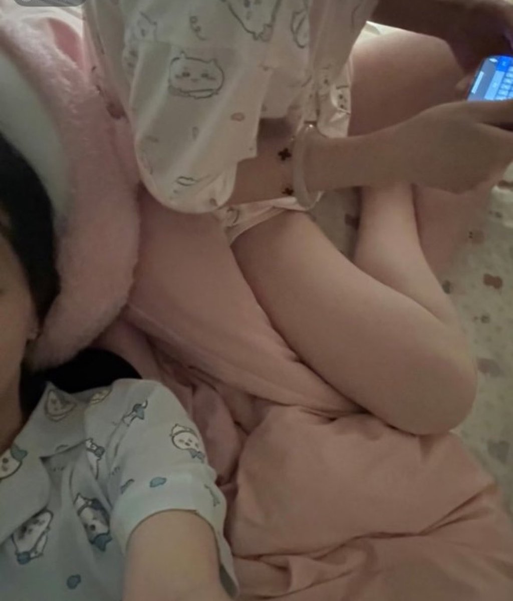 sandra86ms9's tweet photo. 有男生要来锐评我15的福嘛

今晚继续来  我真的不要🚪 

 真的给b看 不信你试试   

 我真的是女菩萨🫣🫣🫣 https://t.co/m1S37uAvqR